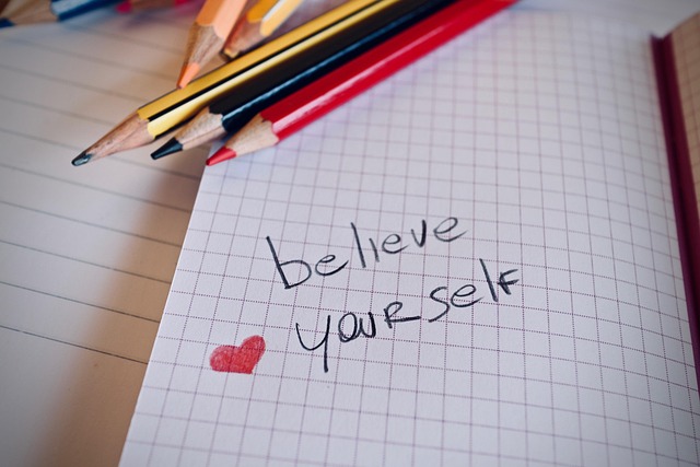 carnet de note qui comporte des mots motivants et engageants